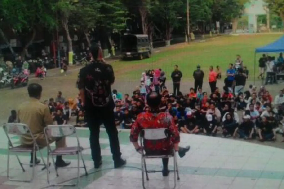 Foto Sepinya Ngabuburit Ahmad Dhani Jadi Berita Viral di Media Sosial