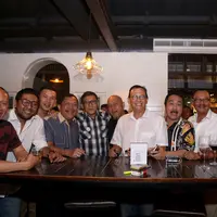 Aktor senior tanah air, Roy Marten menginjak usia ke 64 tahun pada tanggal 1 Maret 2016. Perayaan pesta ulangtahun berlangsung meriah. (Andy Masela/Bintang.com)