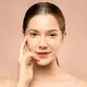 Di kondisi normal, gaya makeup ini relatif mudah diaplikasikan (Sumber: Pexels.com)