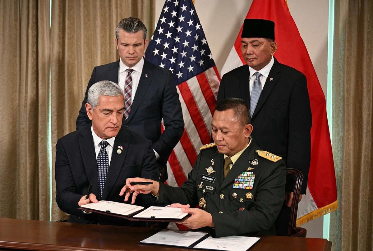 FOTO: Menhan Sjafrie Bertemu Menteri Perang Amerika Serikat di Pentagon