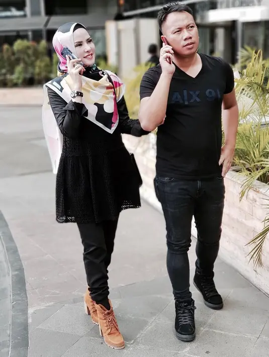 Agel Lelga dan Vicky Prasetyo