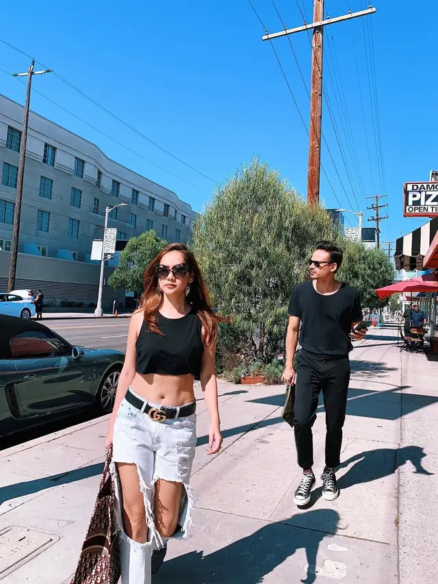 Gaya Liburan Bunga Citra Lestari dan Ashraf Sinclair di Amerika (sumber: instagram/@bclsinclair)