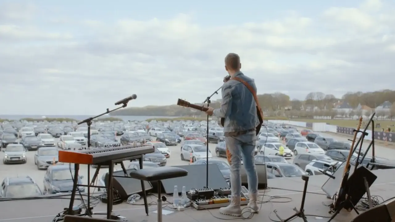 Drive-In Concert Mads Langer, Konser Musik Saat Physical Distancing