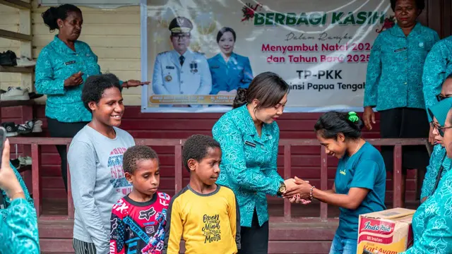 Tim Penggerak Pemberdayaan dan Kesejahteraan Keluarga (TP PKK) Provinsi Papua Tengah berbagi kasih bersama 323 anak panti asuhan di wilayah Nabire.
