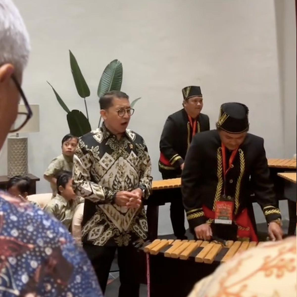 fadli zon nyanyi lagu