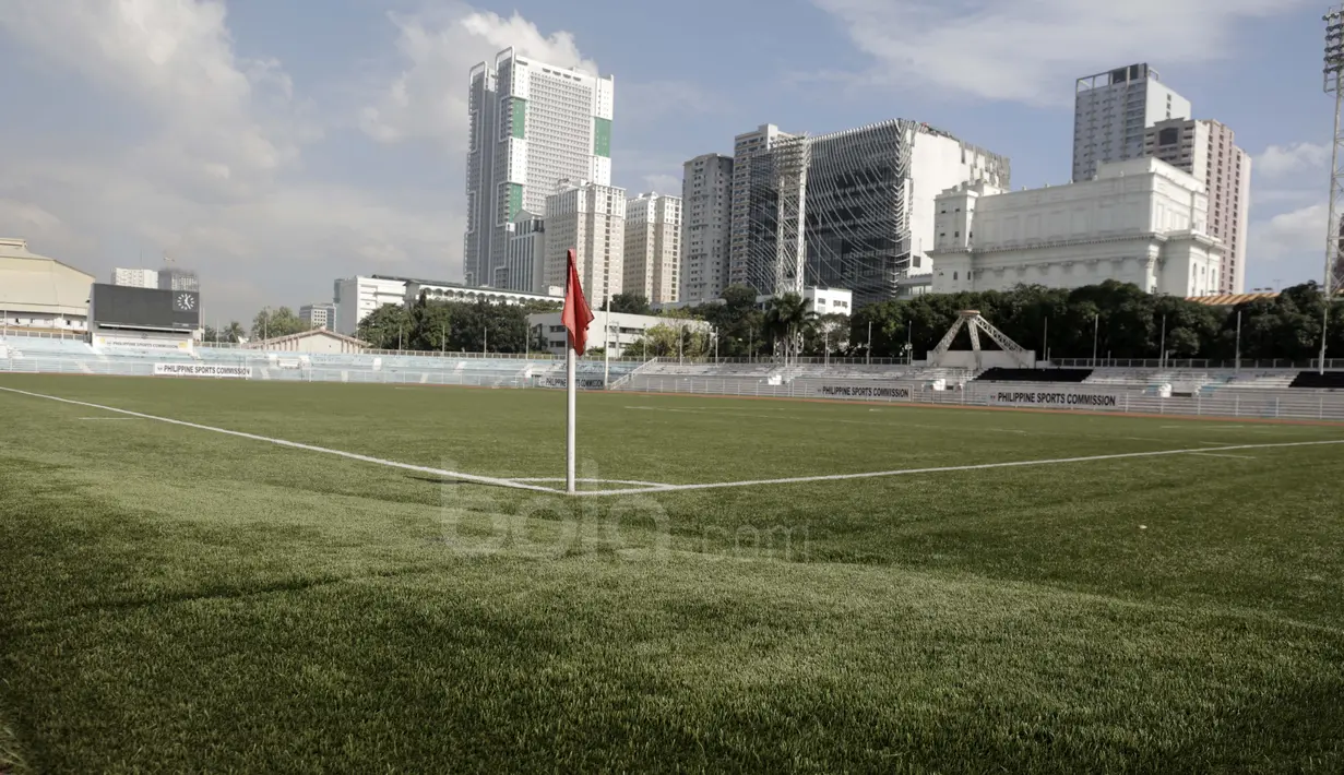 Rizal Memorial Stadium sempat mengalami renovasi pada bulan Maret 2010 dengan bantuan dari Universitas De La Salle selesai pada 2011 untuk dipakai Filipina dalam Kualifikasi Piala Dunia FIFA 2014. (Bola.com/Nicklas Hanoatubun)