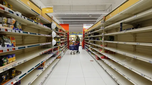 Stok Barang di Supermarket Paris