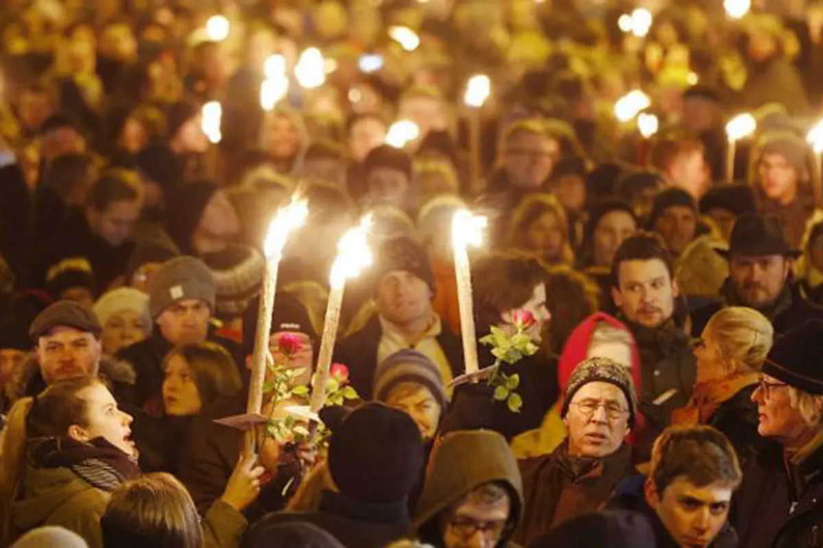 Obor dan Lilin Warnai Peringatan Mengenang Korban Teror Denmark