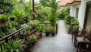 6 Cara Menjaga Area Kebun dan Teras Tetap Bersih Meski Banyak Tanaman