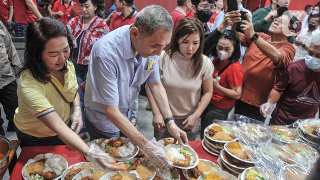 Kesederhanaan Jusuf Hamka Buka Puasa Bersama di Wihara Dharma Bhakti