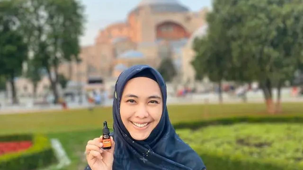 Cerita Oki Setiana Dewi Jaga Kesehatan Selama Belajar di Mesir, Atur Pola Makan Hingga Lirik Propolis