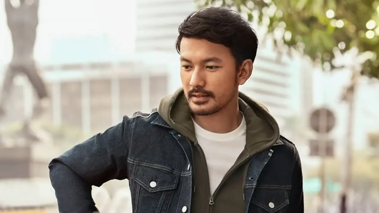 Ulang Tahun Ke-32, Ini 7 Potret Transformasi Rio Dewanto yang Semakin Memesona