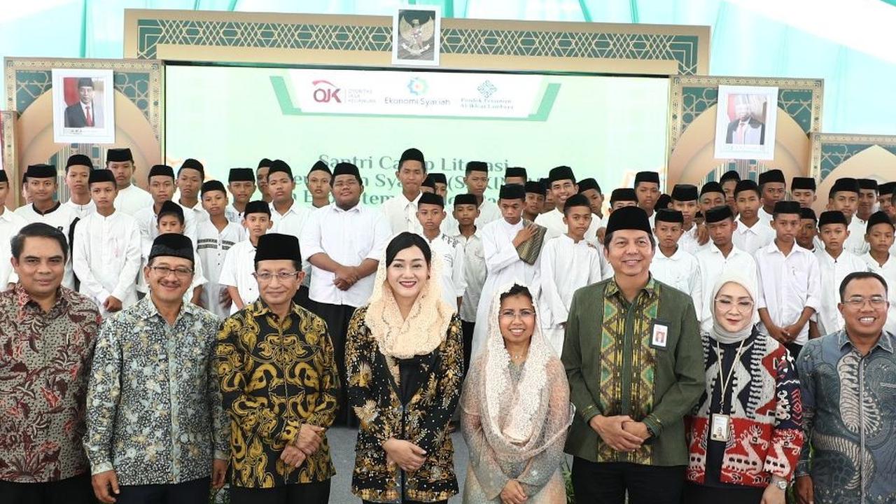 OJK Tingkatkan Literasi dan Inklusi Keuangan Syariah Melalui Pesantren