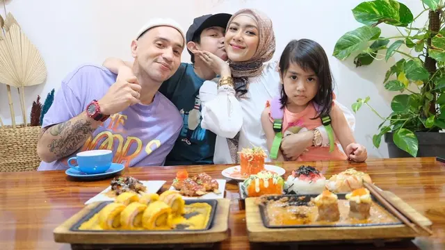 Sembuh dari Hepatitis C, Ini 6 Potret Terbaru Gary Iskak Bahagia Bareng Keluarga