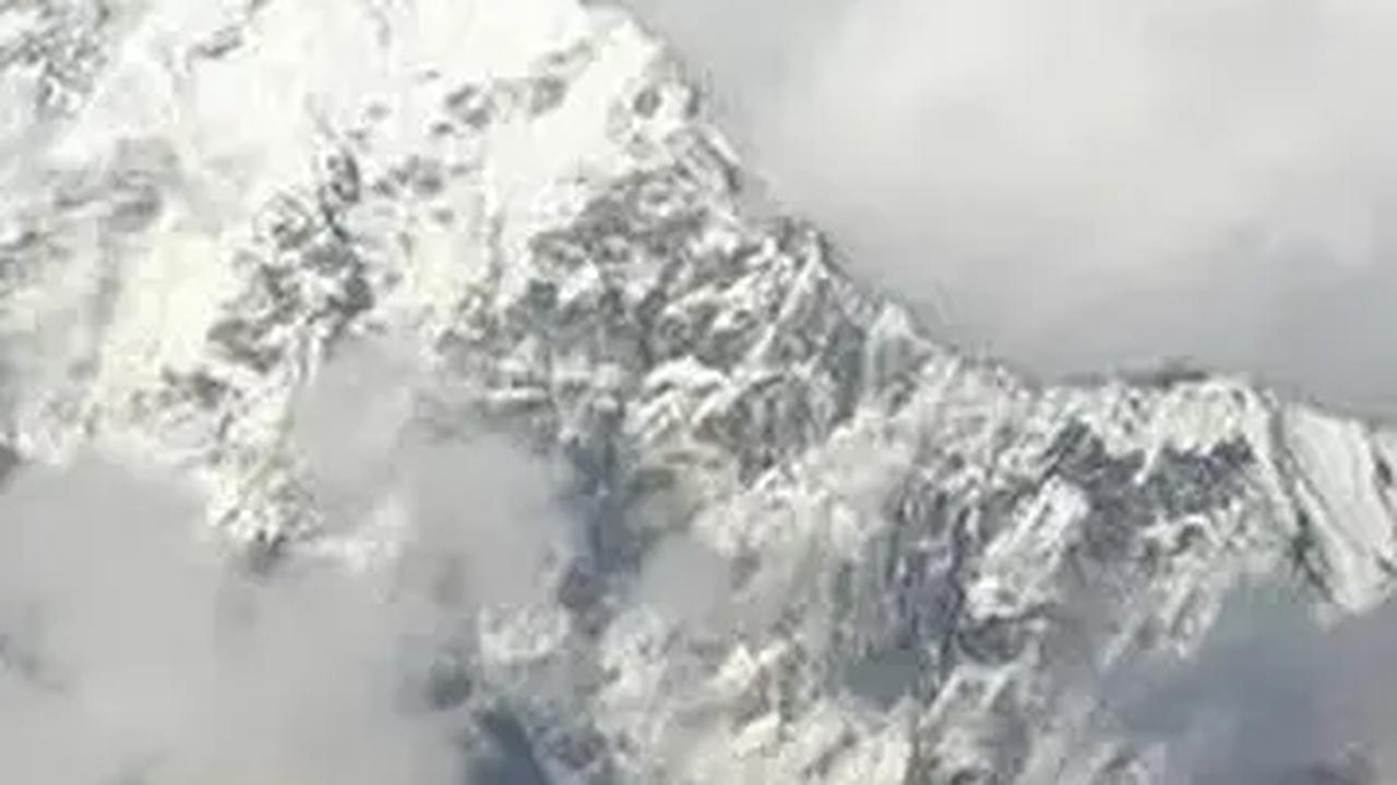 Kisah Warga Malang Taklukan Puncak Everest Demi Kibarkan Bendera Merah Putih, Sempat Ingin Menyerah