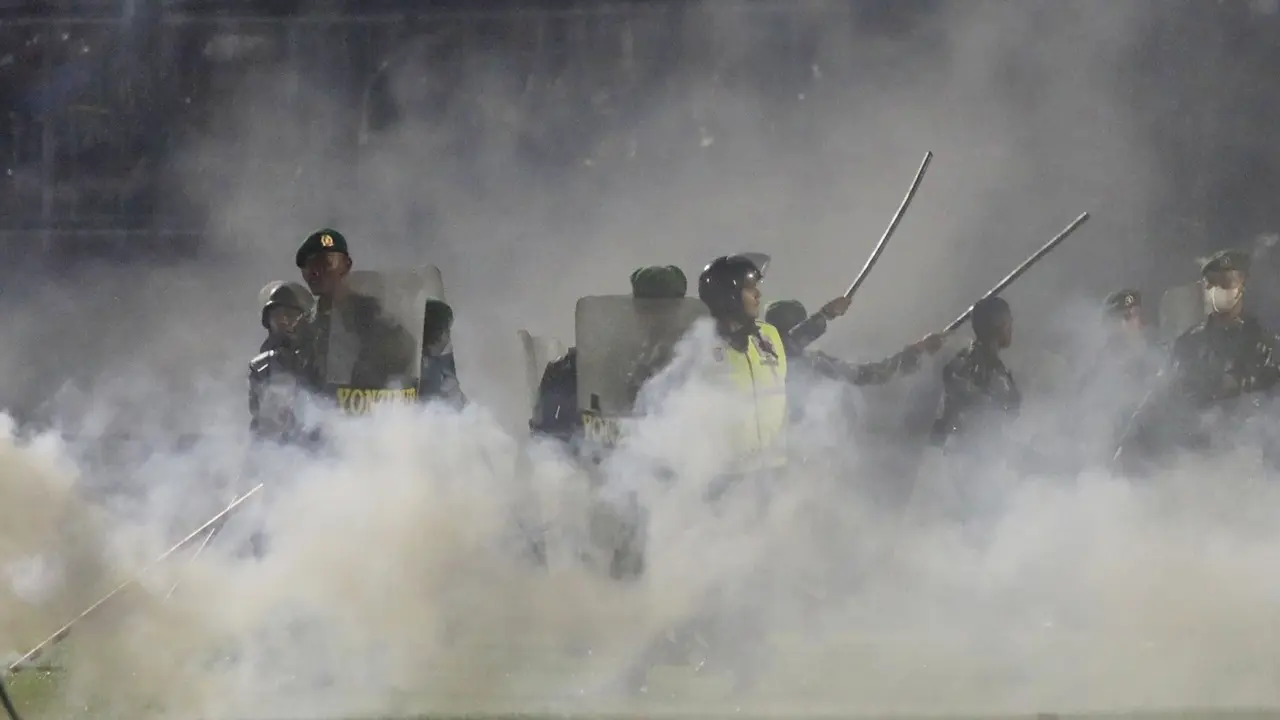 Foto: Nasib Malang Sepak Bola Indonesia, 127 Orang Kehilangan Nyawa di Stadion Kanjuruhan
