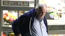 Usai mengatakan hal itu, Thomas Markle mengaku langsung menutup telpon. (Vaaju.com)