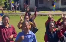 Momen Perpisahan Mahasiswa KKN UGM dengan Warga Desa di NTT Ini Viral, Bikin Haru