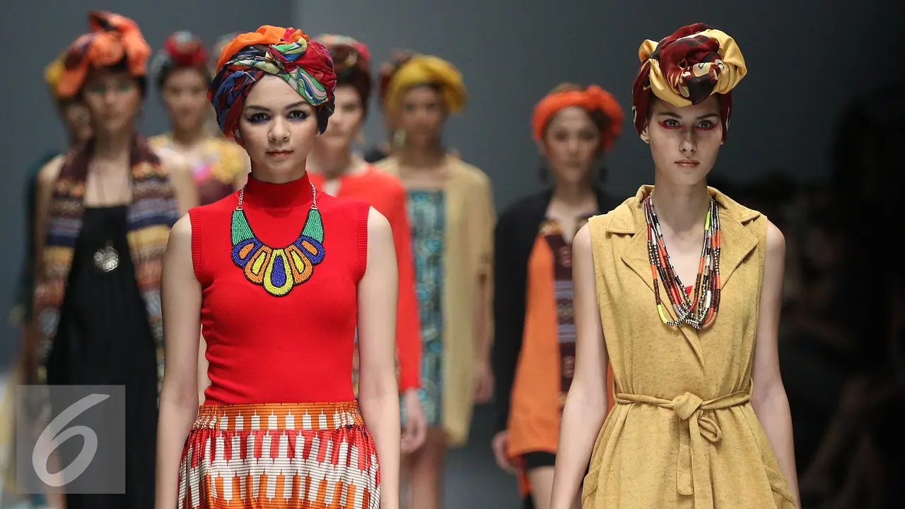 20151028-Persembahan Matahari di Jakarta Fashion Week 2016