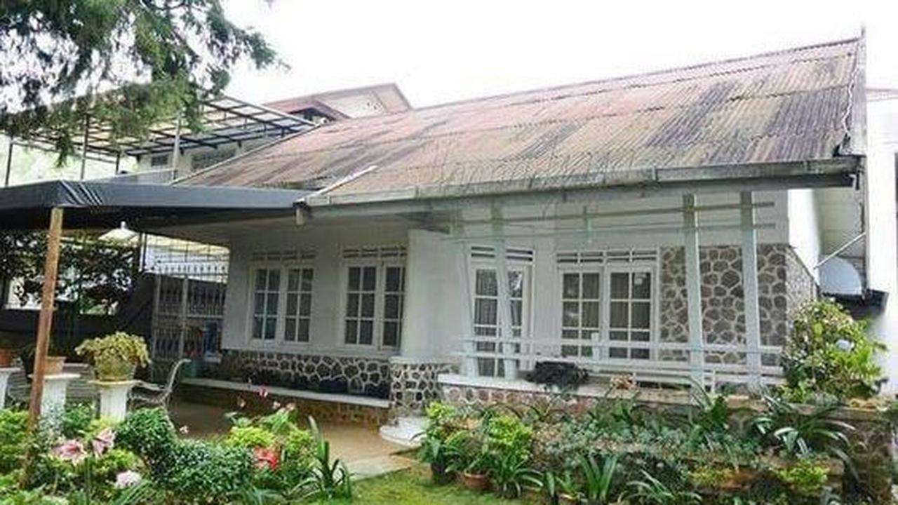 3. Rumah Jadul dengan Gaya Belanda Kuno