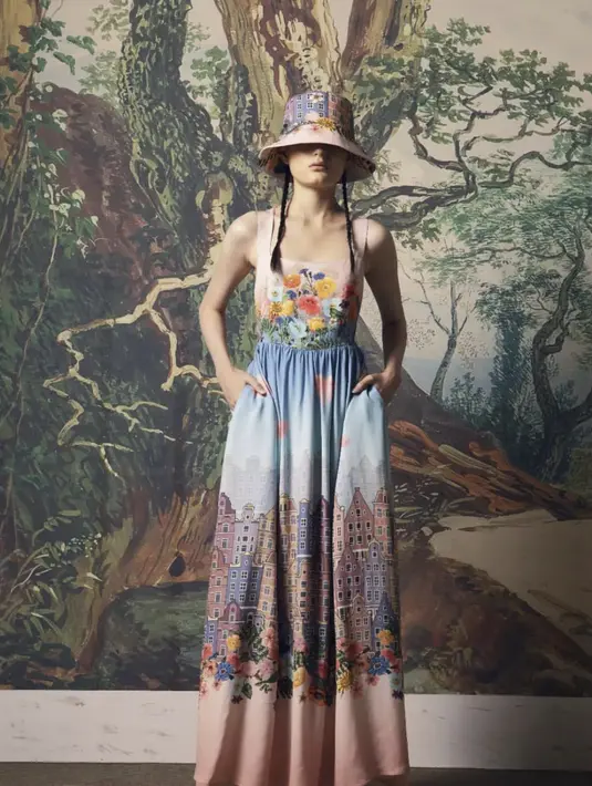 Bertajuk Memoria, koleksi ini terinspirasi dari perjalanan traveling Rama dan tim Artkea . Pengalaman berkelana menyusuri tempat-tempat ikonik di dunia serta cinderamata yang disimpan sebagai tanda pengenang menjadi dasar dari desain ilustrasi motif pada koleksi ini. [ Foto: dok  Artkea Bloom]