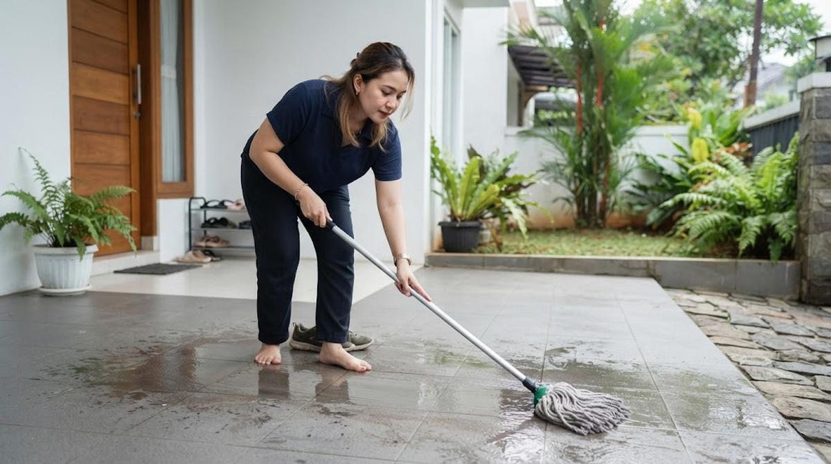 Solusi Mengurangi Debu yang Masuk ke Rumah dari Teras Depan