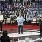 Tiga Calon Presiden, Ganjar Pranowo, Prabowo Subianto dan Anies Baswedan saat debat perdana Pilpres 2024 di halaman Gedung Komisi Pemilihan Umum (KPU), Selasa (12/12/2023). (Liputan6.com/Faizal Fanani)