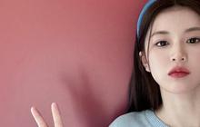 5 Potret Selfie Go Youn Jung Pemeran Oh Yi Young di 'RESIDENT PLAYBOOK', Cantiknya Gak Ada Lawan!