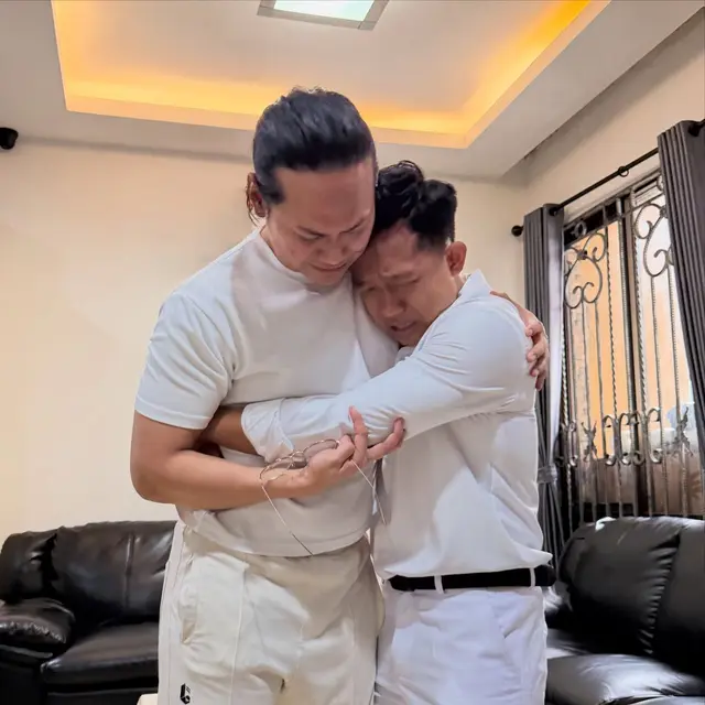Indra Kesuma atau Indra Kenz dan Paris Pernandes