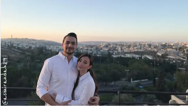 [Bintang] Asmirandah dan Jonas Rivanno