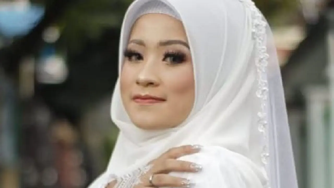 Ai Khodijah, penyanyi Syaikhona (Foto: Instagram/@aykhodjh98_)