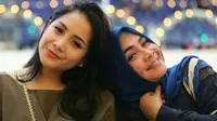 Nagita Slavina dan ibunya, Rieta Amilia [foto: instagram/raffinagita1717]