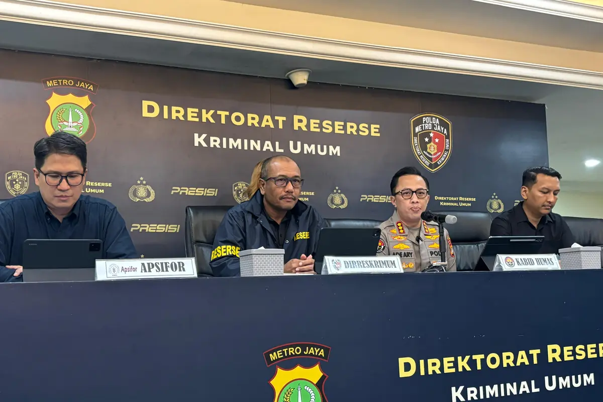 Konfrensi pers kasus tewasnya diplomat muda Kementerian Luar Negeri (Kemlu), Arya Daru Pangayunan atau ADP (39) di Polda Metro Jaya, Selasa (29/7/2025) (Liputan6.com/Ady Anugrahadi)