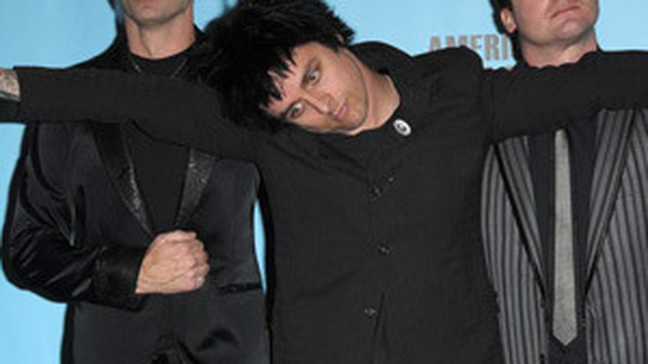 Ternyata Vokalis Greenday Bisa Balikin Anjing Yang Hilang