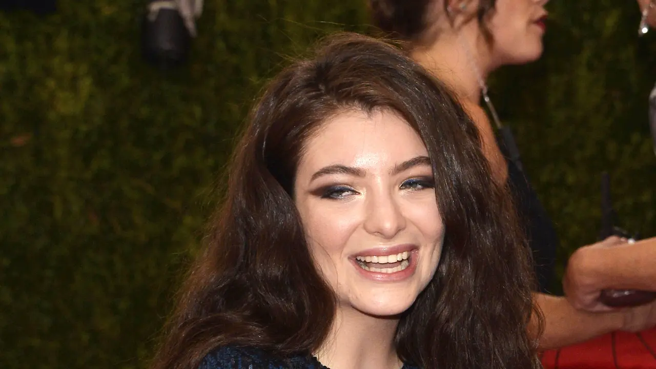 [Bintang]  Lorde