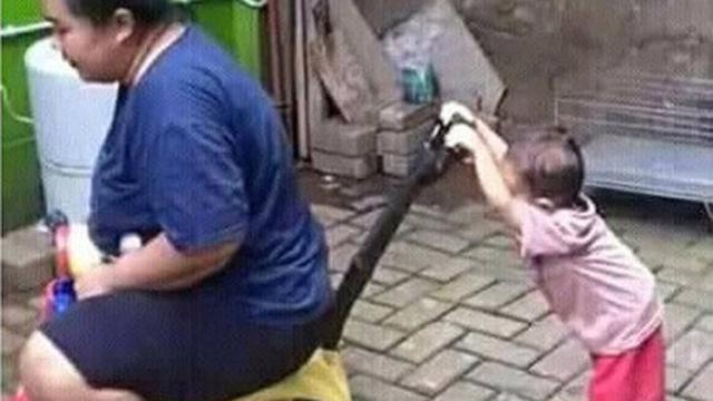 tingkah nyeleneh orangtua asuh anak