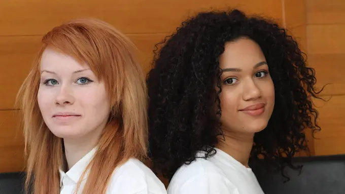 Yuk Kenalan dengan Lucy dan Maria, Si Kembar 'Aneh' dari Inggris