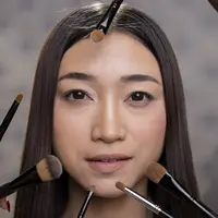 Underpainting menjadi salah satu teknik makeup yang menarik dicoba jika ingin hasil contour lebih menyatu dengan complexion. (Foto/Dok: Magnific)