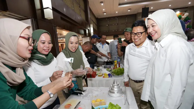 Menjelang perayaan Hari Lahir (Harlah) Partai Kebangkitan Bangsa (PKB) yang ke-26, DPP Perempuan Bangsa menghadirkan lomba masak nasi goreng dan merias tumpeng yang diikuti oleh Tenaga Ahli dan Staf Administrasi Anggota Fraksi PKB DPR RI (Istimewa)