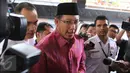 Menteri Agama Lukman Hakim Saifuddin mendatangi gedung KPK, Jakarta, Kamis (25/6/2015). Kedatangan Lukman untuk membahas penggunaan dan penyerapan APBN di Kemenag sebagai upaya untuk mencegah korupsi di Kemenag. (Liputan6.com/Helmi Afandi)