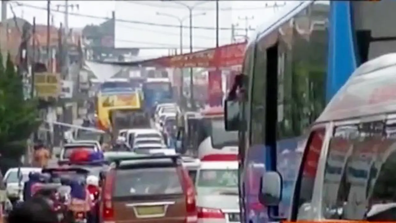 VIDEO: Sistem Buka Tutup Jalur Urai Kemacetan di Jalur Pantura