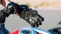 Aktivitas Berkendara Makin Nyaman dengan Sarung Tangan Motor Wanita Berkualitas, Ini Rekomendasinya