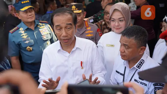 Presiden Jokowi saat mengunjungi Kota Palu