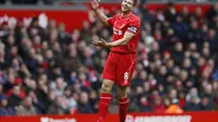  Pemain Liverpool Steven Gerrard saat melawan QPR (Reuters)