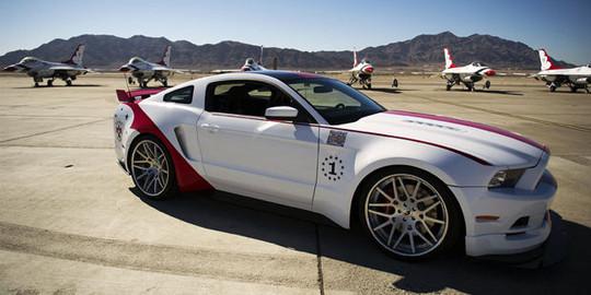 Ford Mustang GT Thunderbird 01
