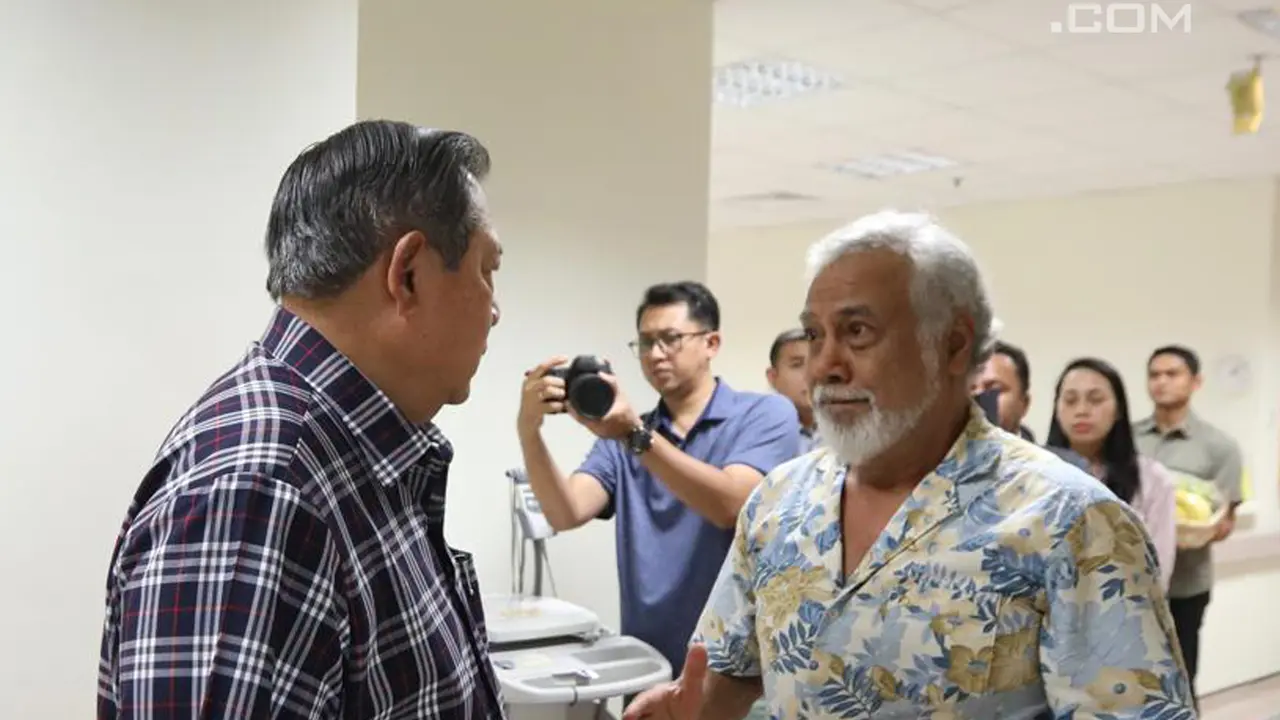 Jenguk Ani Yudhoyono, Xanana Gusmao Peluk SBY dan AHY