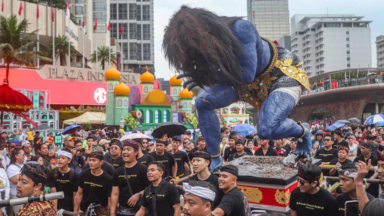 FOTO: Pawai Ogoh Ogoh Semarakkan Jakarta Jelang Hari Raya Nyepi