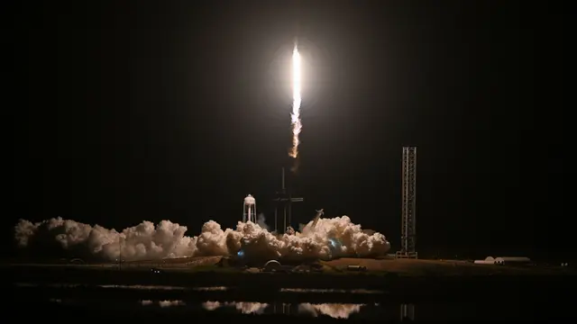 SpaceX Falcon 9 Kirim Awak Baru ke Stasiun Luar Angkasa Internasional