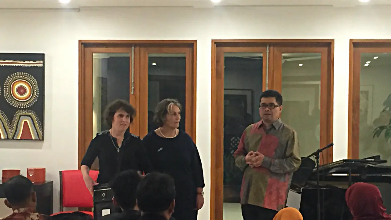 Australian Embassy Introduces Inspirational Blind Woman