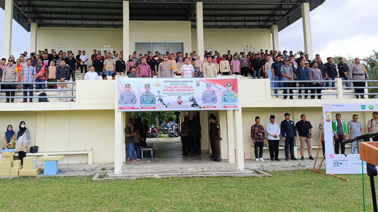 Polres Bengkalis Gelar Pertandingan Sepak Bola Sambil Sosialisasi Pilkada Damai